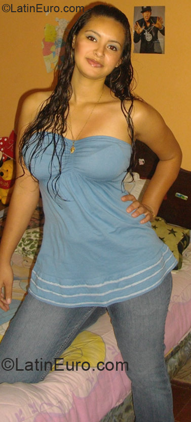 Date this sensual Honduras girl Yessica from Tegucigalpa HN262