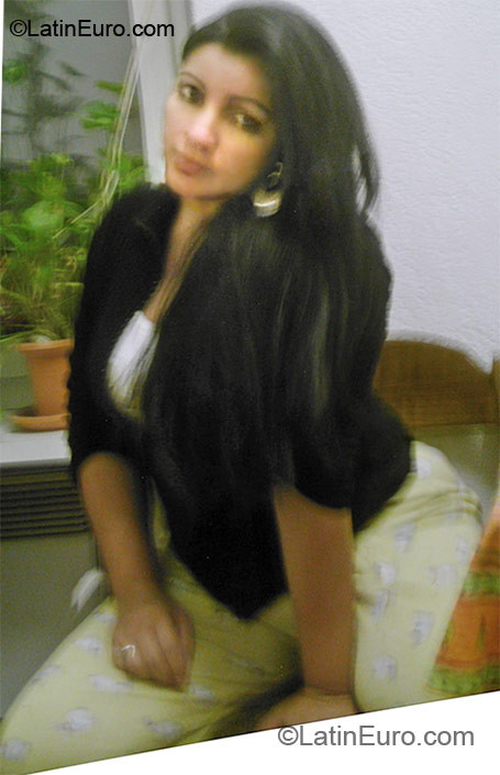 Date this athletic Spain girl Claudia from Valencia ES156