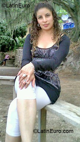Date this foxy Honduras girl Wendy from Tegucigalpa HN291