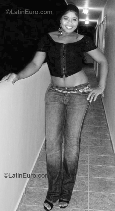 Date this tall Dominican Republic girl Nelfa from Punta Cana DO6999