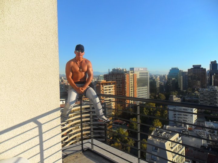 Date this tall Colombia man Miguel angel from Cartago CO6820