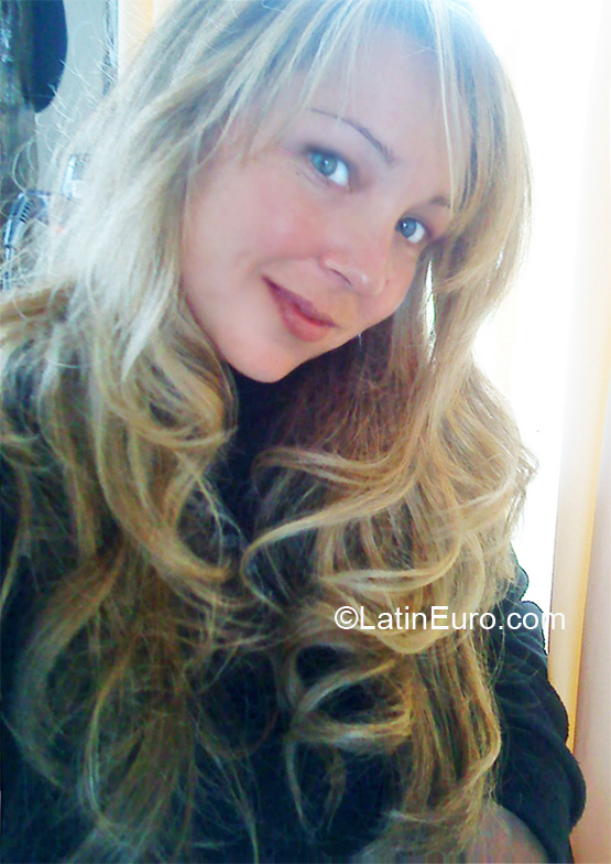 Date this exotic Uruguay girl Alis from Monteviedo UY10