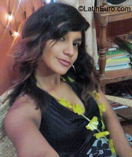 Date this happy Peru girl Sandy from Piura PE484