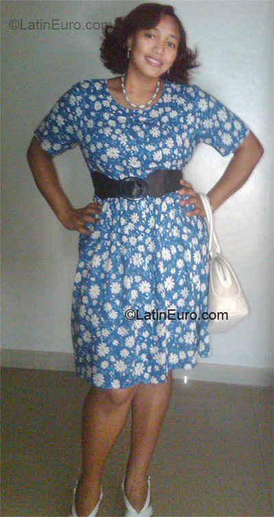 Date this hard body Dominican Republic girl Ruth from Barahona DO8701
