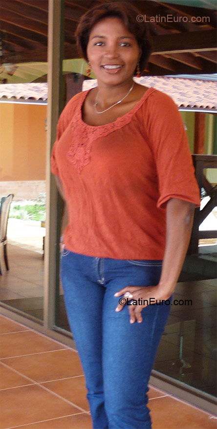 Date this athletic Panama girl Luz from Panama City PA145