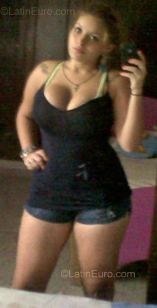 Date this georgeous Colombia girl Angelica from Barranquilla CO8160