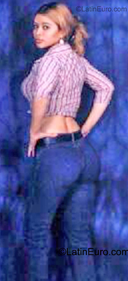 Date this charming Honduras girl Esmeralda from San Pedro Sula HN441
