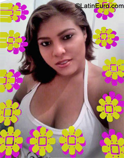 Date this good-looking Mexico girl Wendy from Cancun MX530