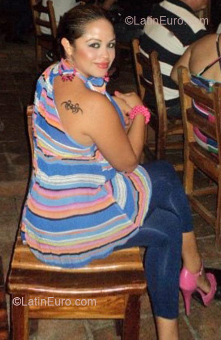 Date this pretty Mexico girl Claudia from Mazatlan MX571