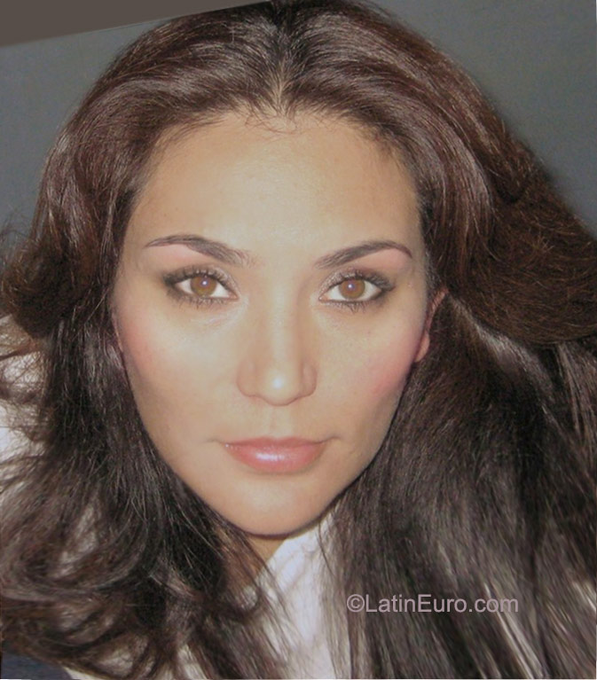 Date this charming Mexico girl Elva from Mexico City MX615