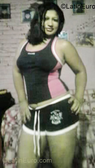 Date this stunning Honduras girl Aracely from Tegucigalpa HN609