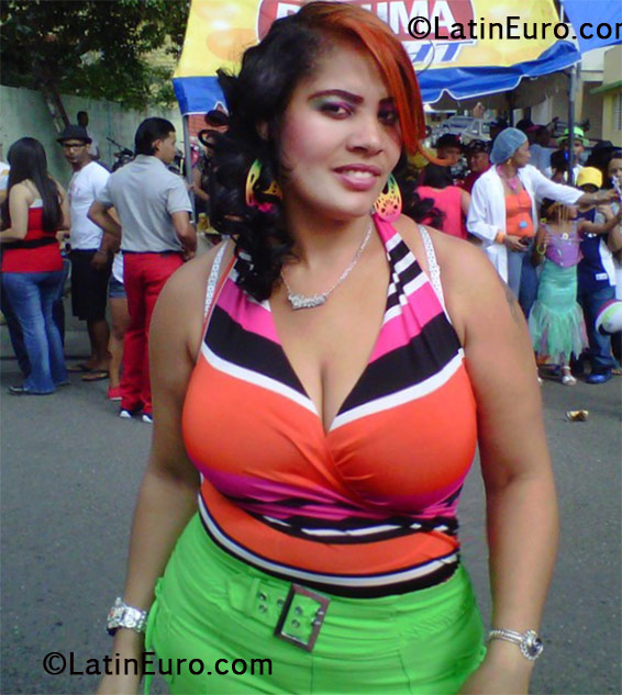 Date this pretty Dominican Republic girl Claribel from Valverde Mao DO11222