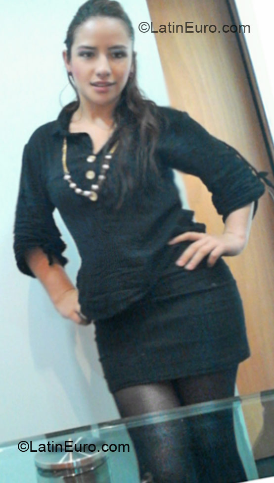 Date this funny Colombia girl Karen from Bogota CO10364