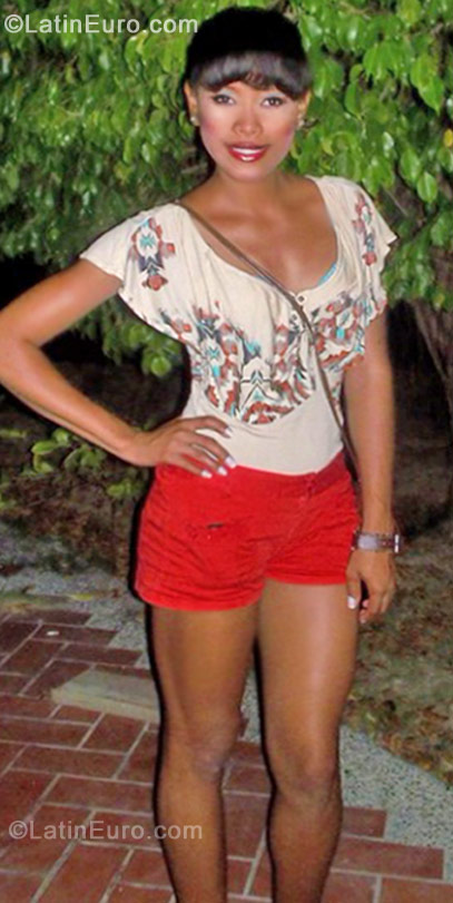 Date this hot Colombia girl Yurinaortega from Cartagena CO10377