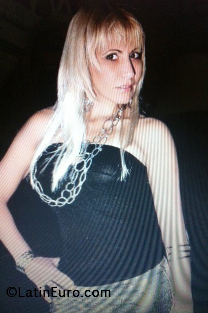 Date this attractive Brazil girl Sophia from Fort Lauderdale BR6699