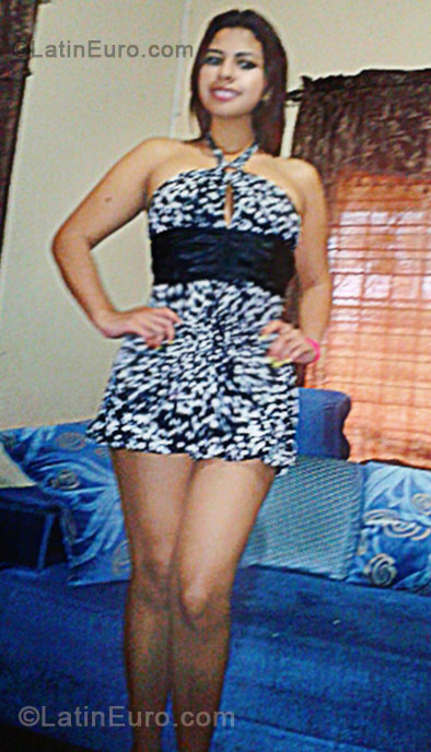 Date this hard body Panama girl Nenabella05 from Panama PA296
