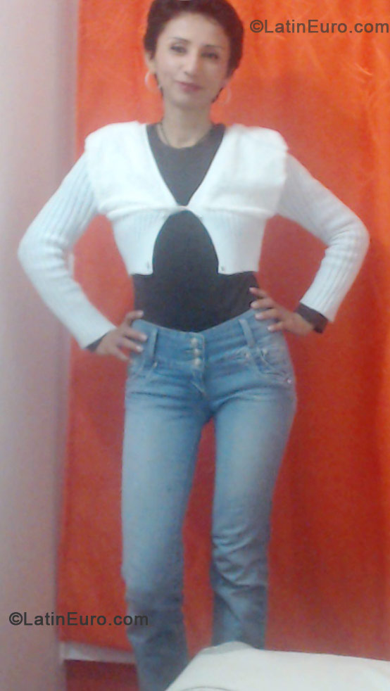 Date this tall Colombia girl Zaida from Bogota CO10401