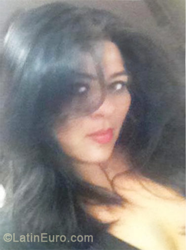 Date this attractive Mexico girl Edna from Cancun MX714