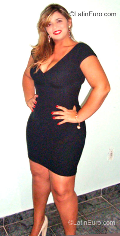 Date this fun Brazil girl Mayra from Brasilia BR9984