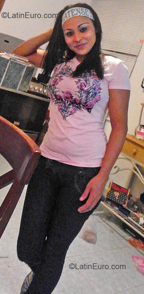 Date this cute Honduras girl Indira from Puerto Cortes HN703