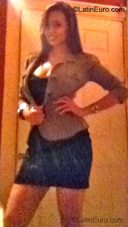 Date this stunning Honduras girl Aby from San Pedro HN721