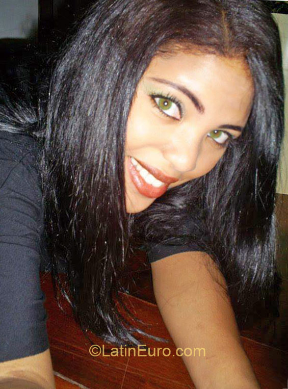Date this pretty Brazil girl Suzana from Salvador BR9812