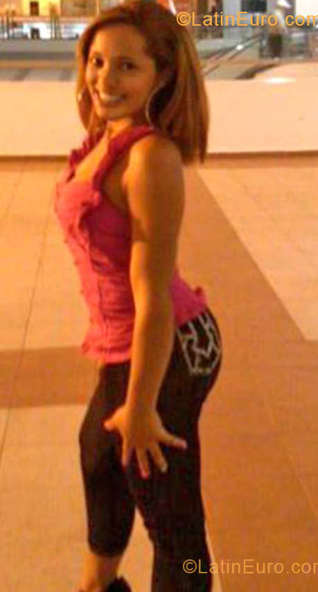 Date this gorgeous Dominican Republic girl Ruth esther her from Barahona DO12835