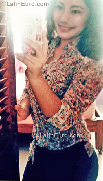 Date this voluptuous Mexico girl Leslie from Poza Rica MX766