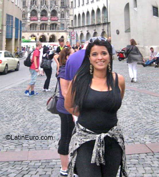 Date this lovely Brazil girl Susana from Brasilia BR7569