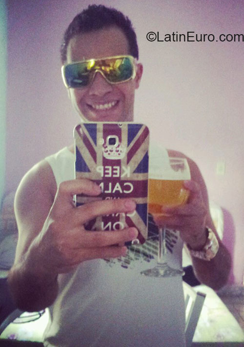 Date this passionate Brazil man Jorge from Sao Paulo BR7637