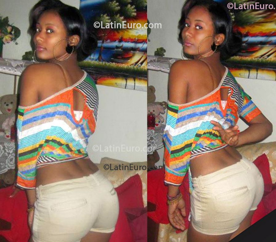 Date this voluptuous Dominican Republic girl Marilenny from Barahona DO16091