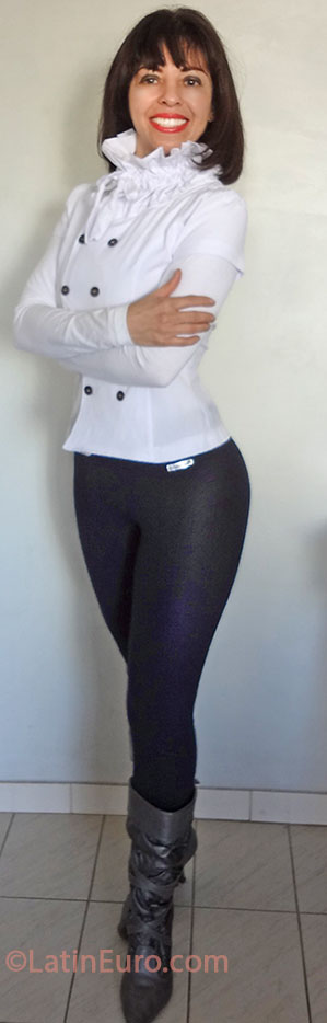 Date this young Brazil girl Marcia from Curitiba BR7963