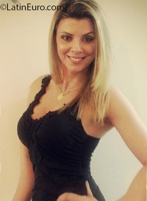 Date this lovely Brazil girl Alexandra from Manaus BR8083