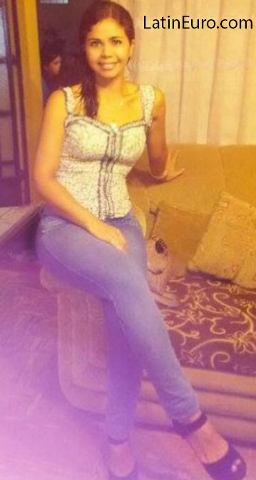 Date this nice looking Peru girl Leslie from Lima PE831