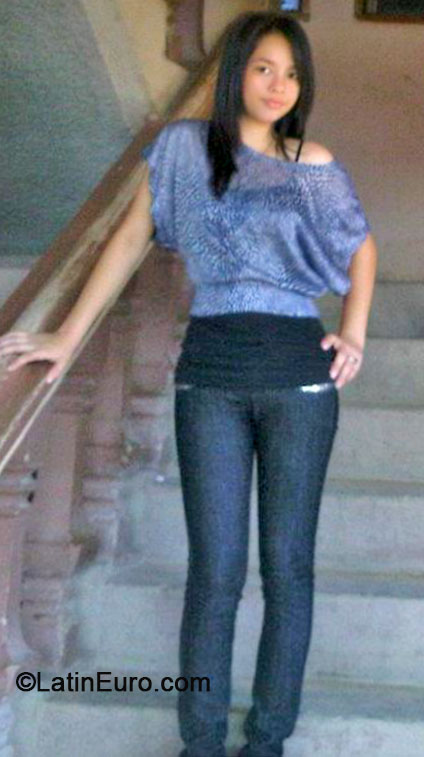 Date this happy Honduras girl Nohami from San Pedro Sula HN903