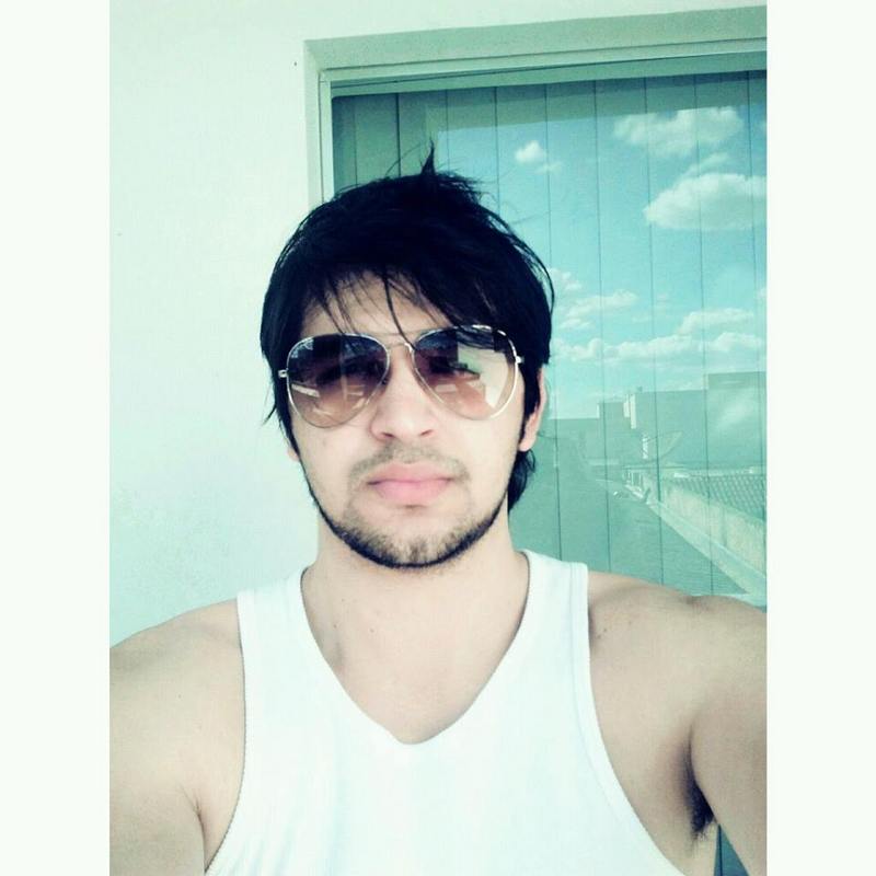 Date this tall Brazil man Petros from Cuiaba BR8491