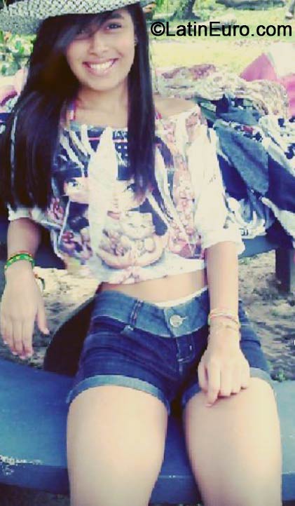 Date this fun Brazil girl Raianie from Manaus BR8596