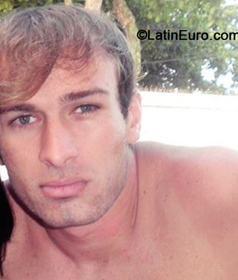 Date this stunning Brazil man Roberto from Recife BR8687