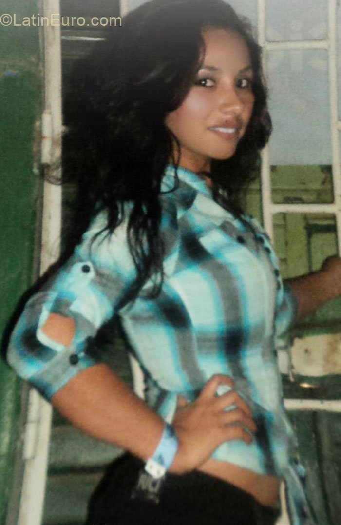 Date this beautiful Peru girl Karina from Trujillo PE963