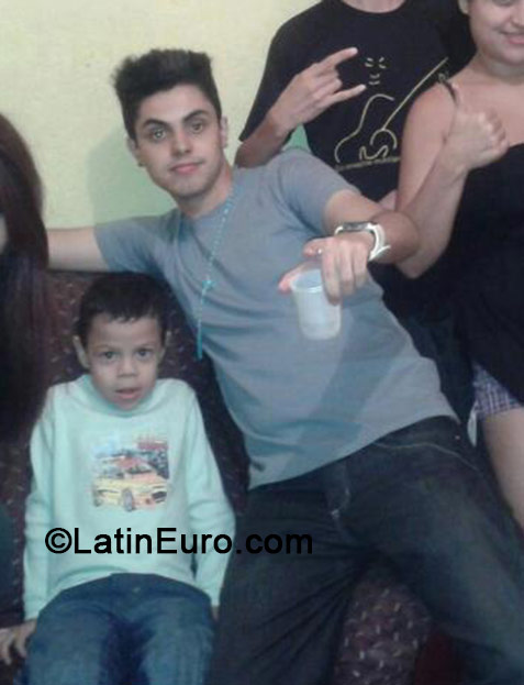 Date this lovely Brazil man Douglas from Sao Paulo BR8774