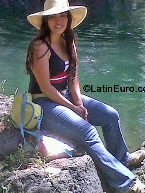 Date this foxy Honduras girl Maria from San Pedro Sula HN979