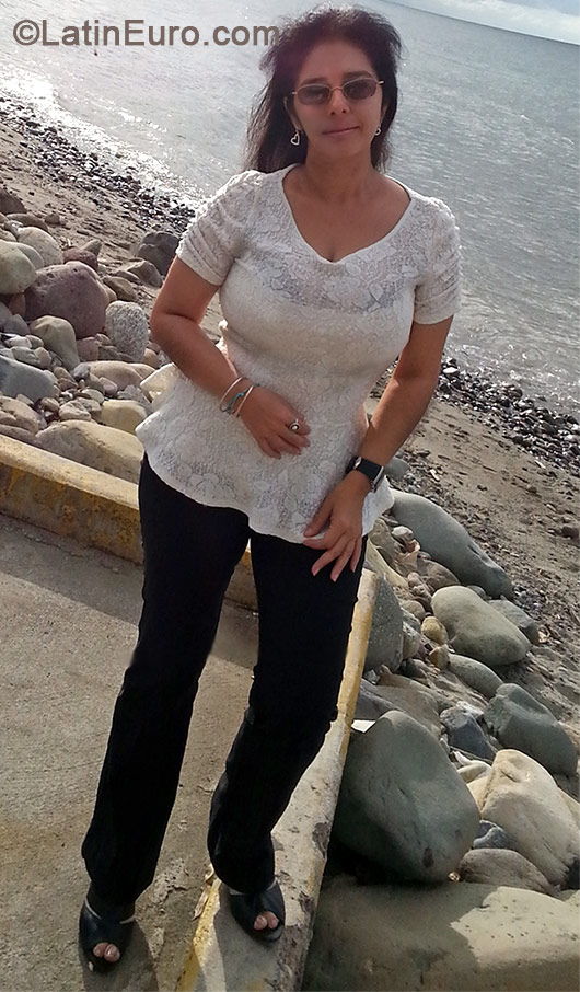 Date this young Honduras girl Idalia from Tegucigalpa HN980