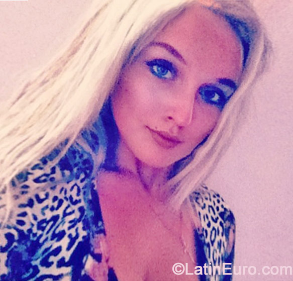 Date this nice looking United Kingdom girl Inna from London GB757