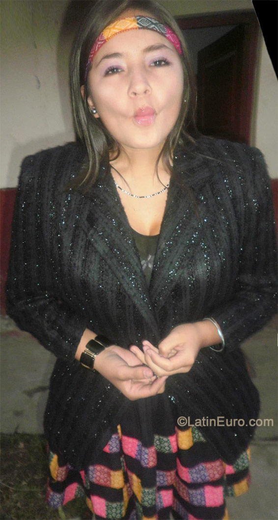 Date this nice looking Peru girl Angela from Cusco PE993