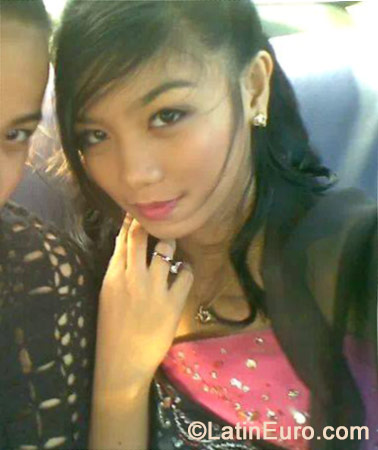 Date this beautiful Philippines girl Claire from Manila PH664