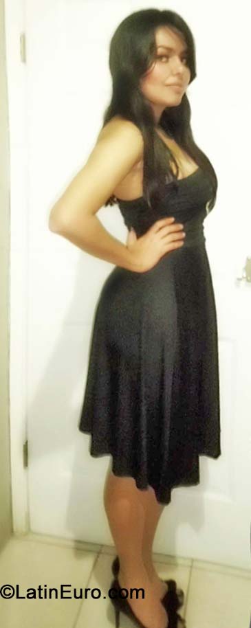 Date this tall Honduras girl Vale from San Perdo Sula HN1139