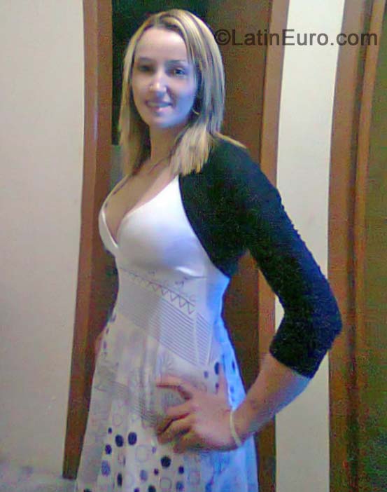 Date this cute Brazil girl Priscilla from Porto Alegre BR8924