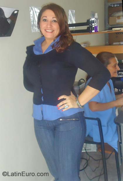 Date this voluptuous Honduras girl Kenia from San Pedro Sula HN1156