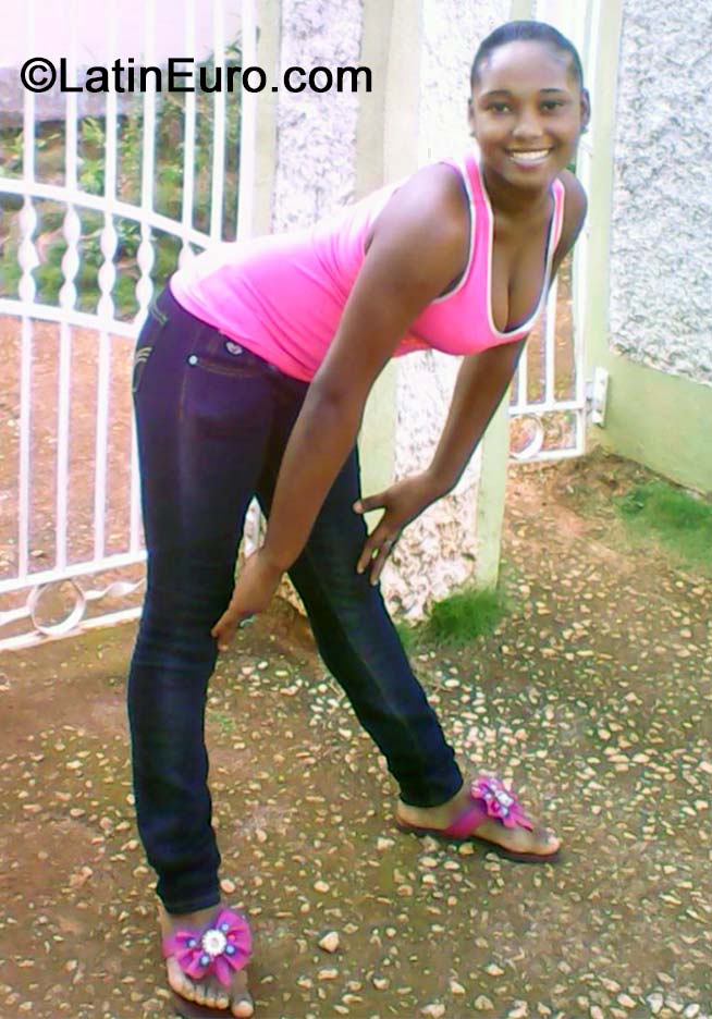 Date this beautiful Jamaica girl Dana from Kingston JM2503