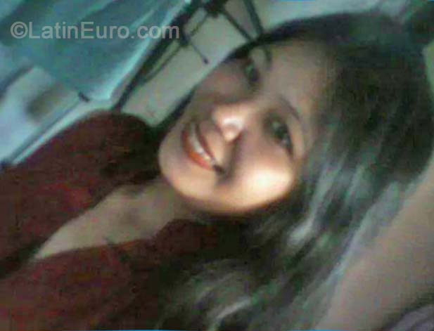 Date this delightful Philippines girl Monena from Manila PH667